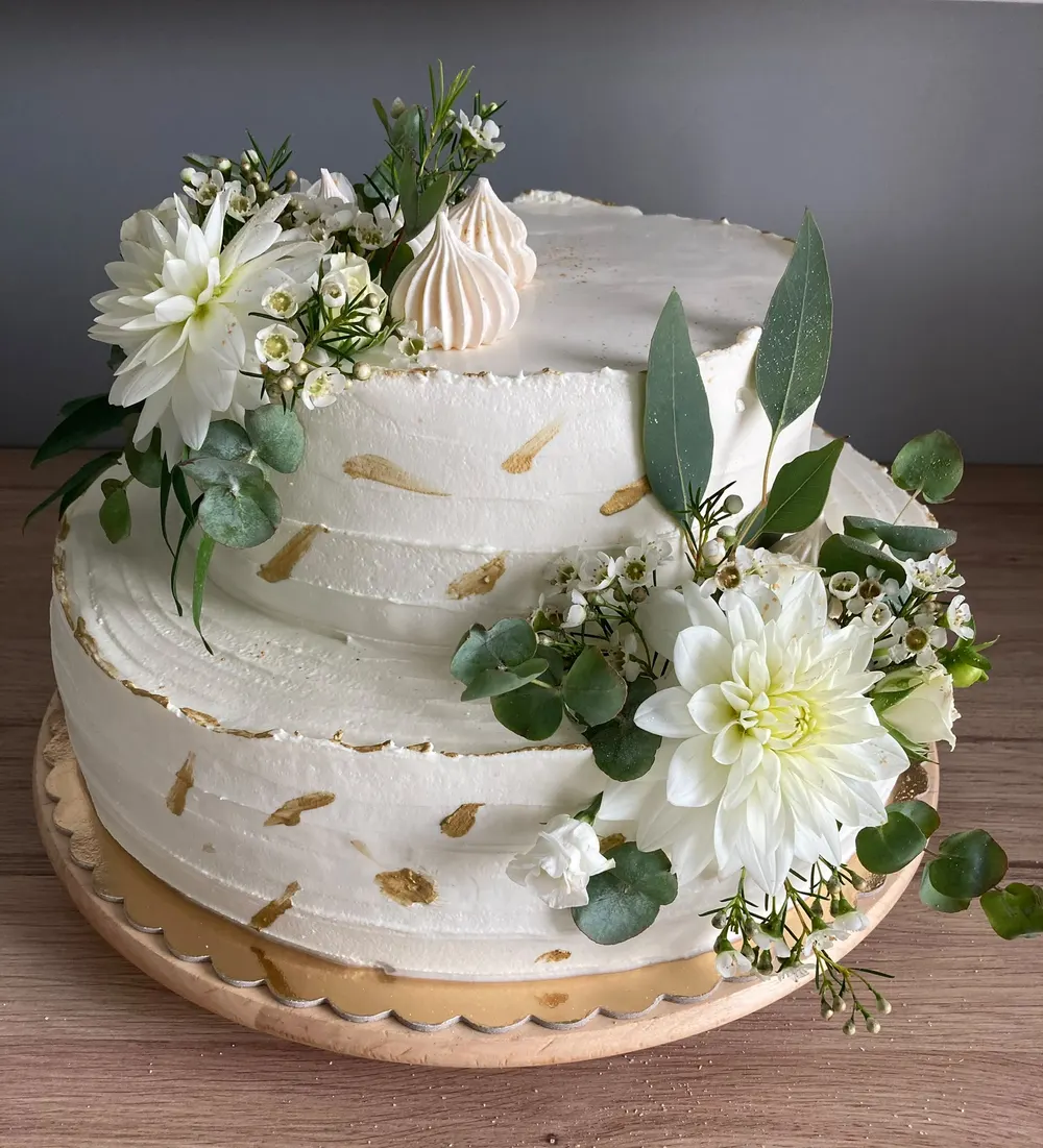 A wedding cake by JuliCake