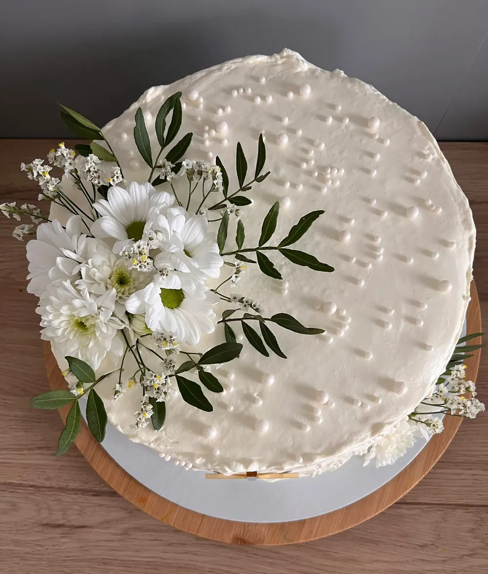 A wedding cake by JuliCake