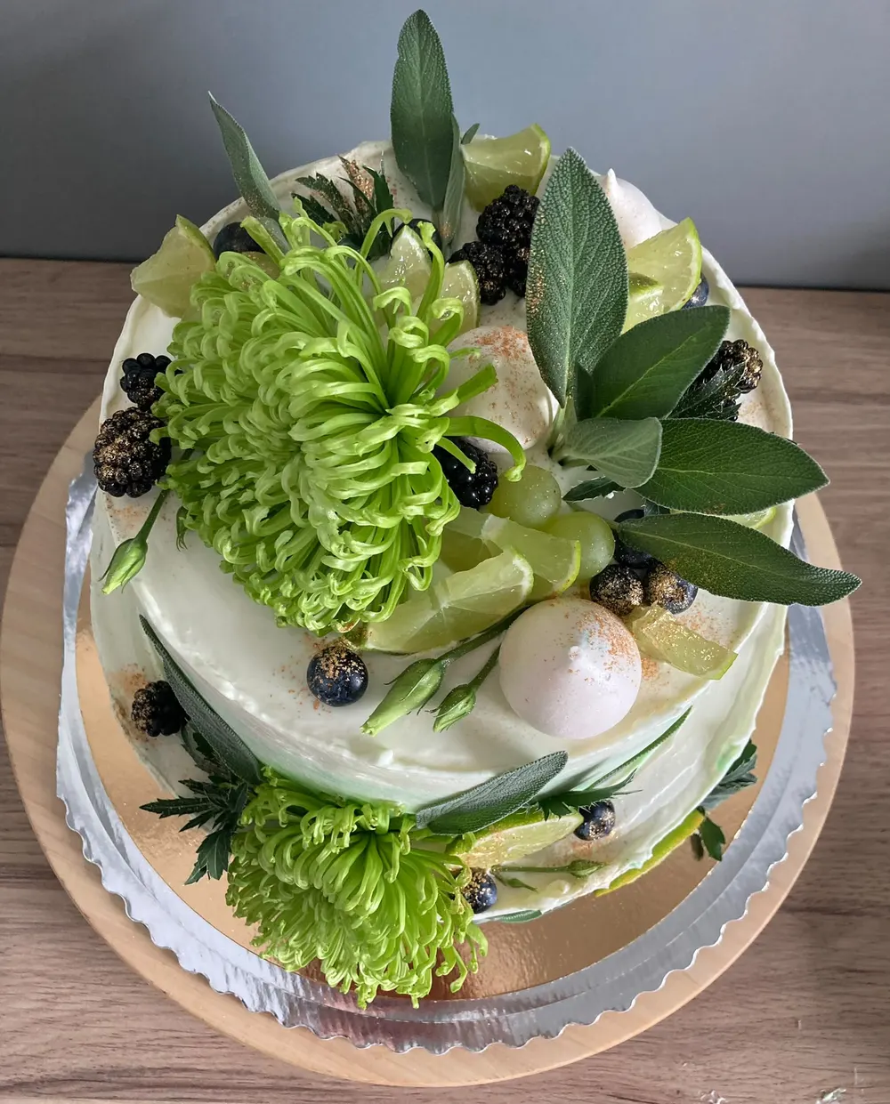 A wedding cake by JuliCake