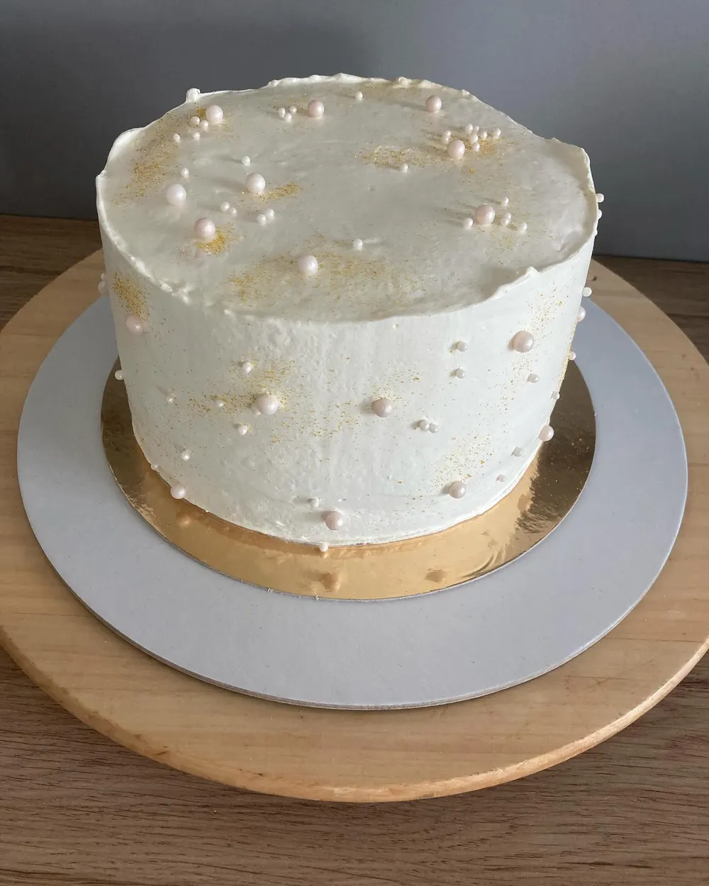 A wedding cake by JuliCake