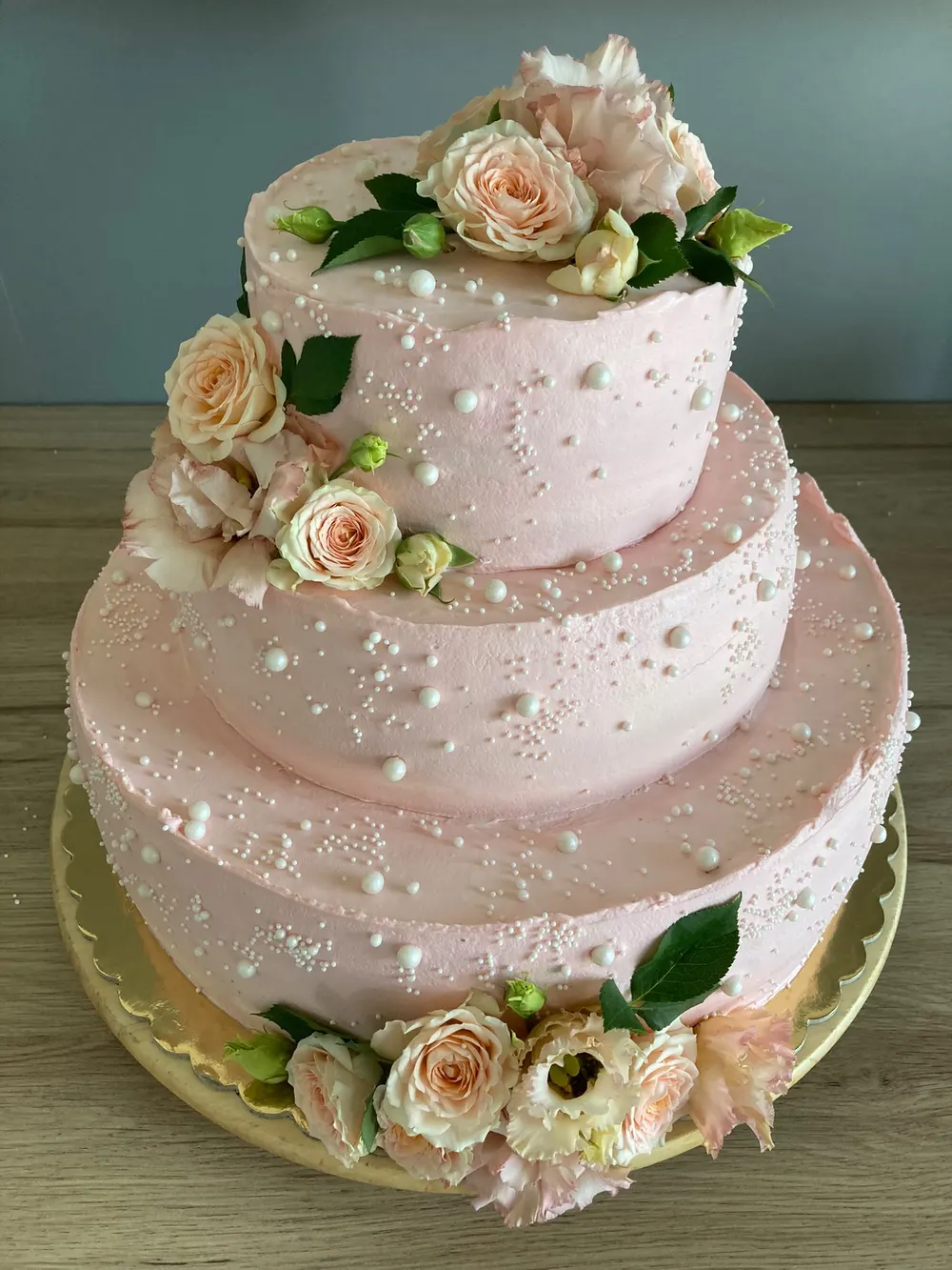 A wedding cake by JuliCake