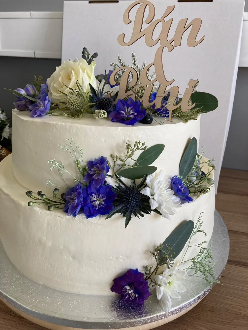 A wedding cake by JuliCake