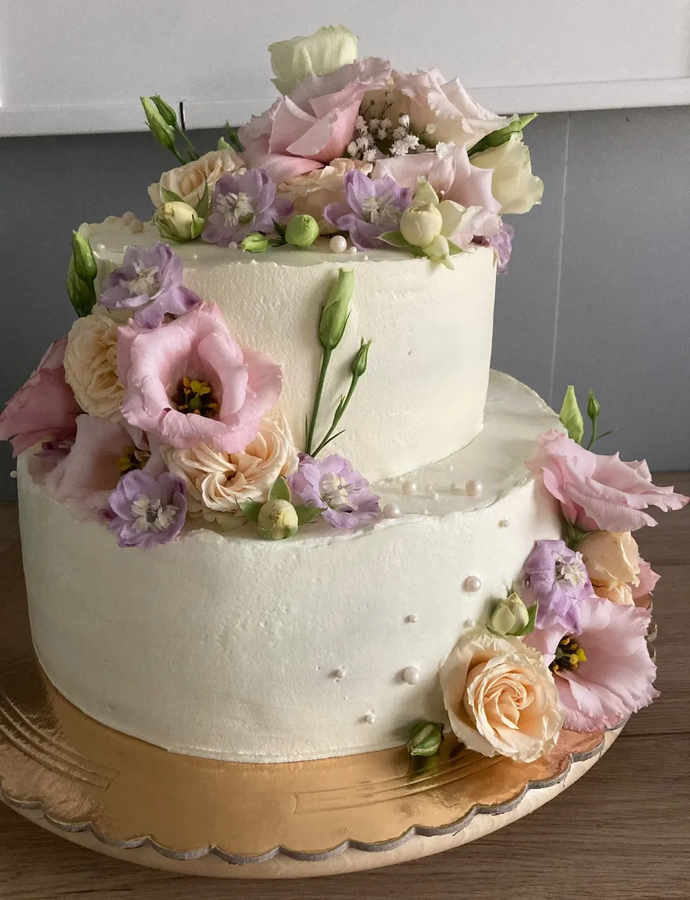A wedding cake by JuliCake