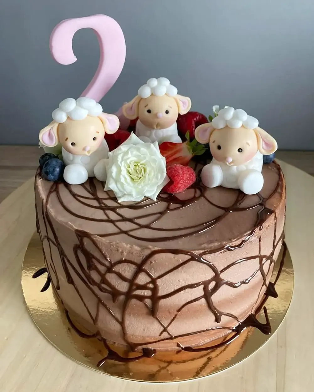 A cake made to order by JuliCake