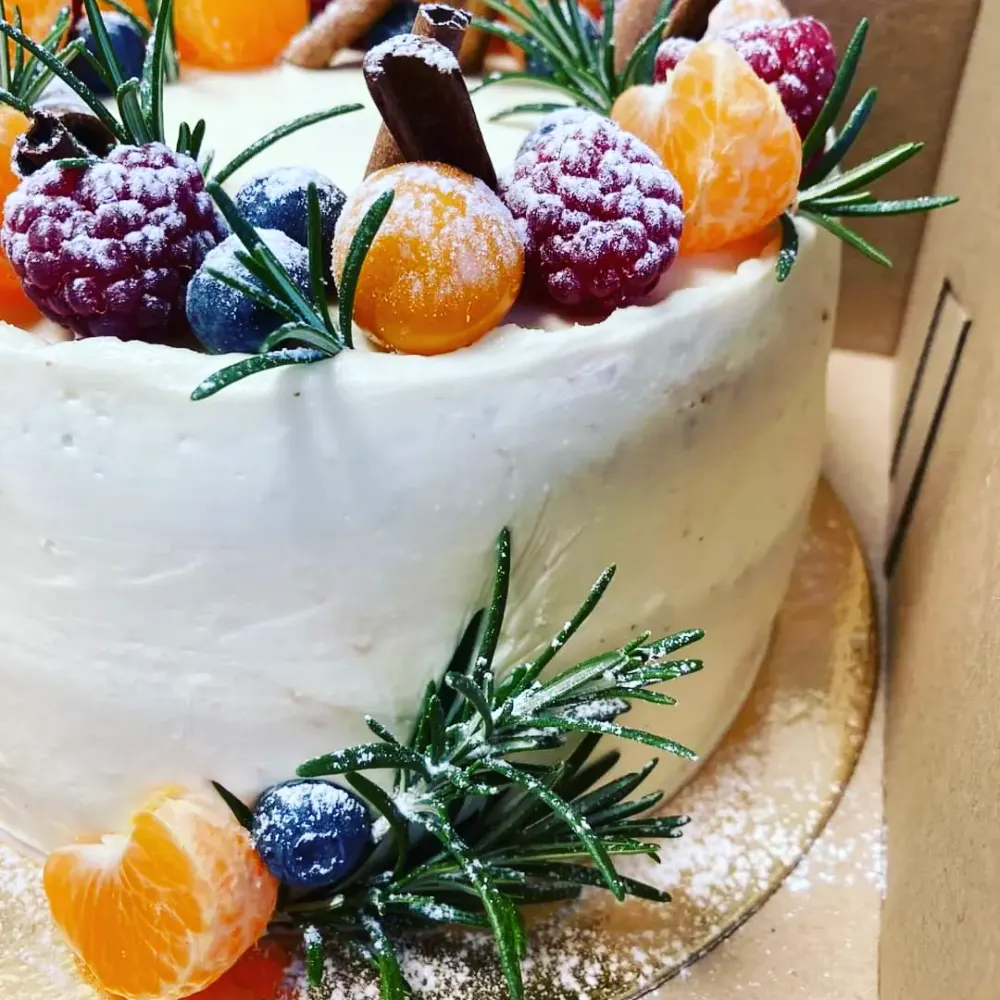 A cake made to order by JuliCake