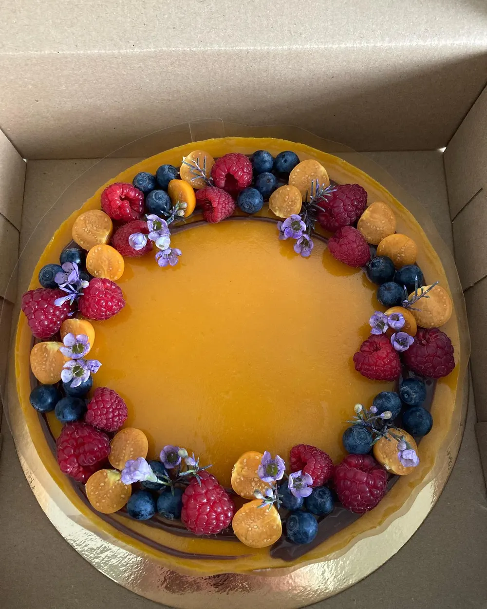 A cake made to order by JuliCake
