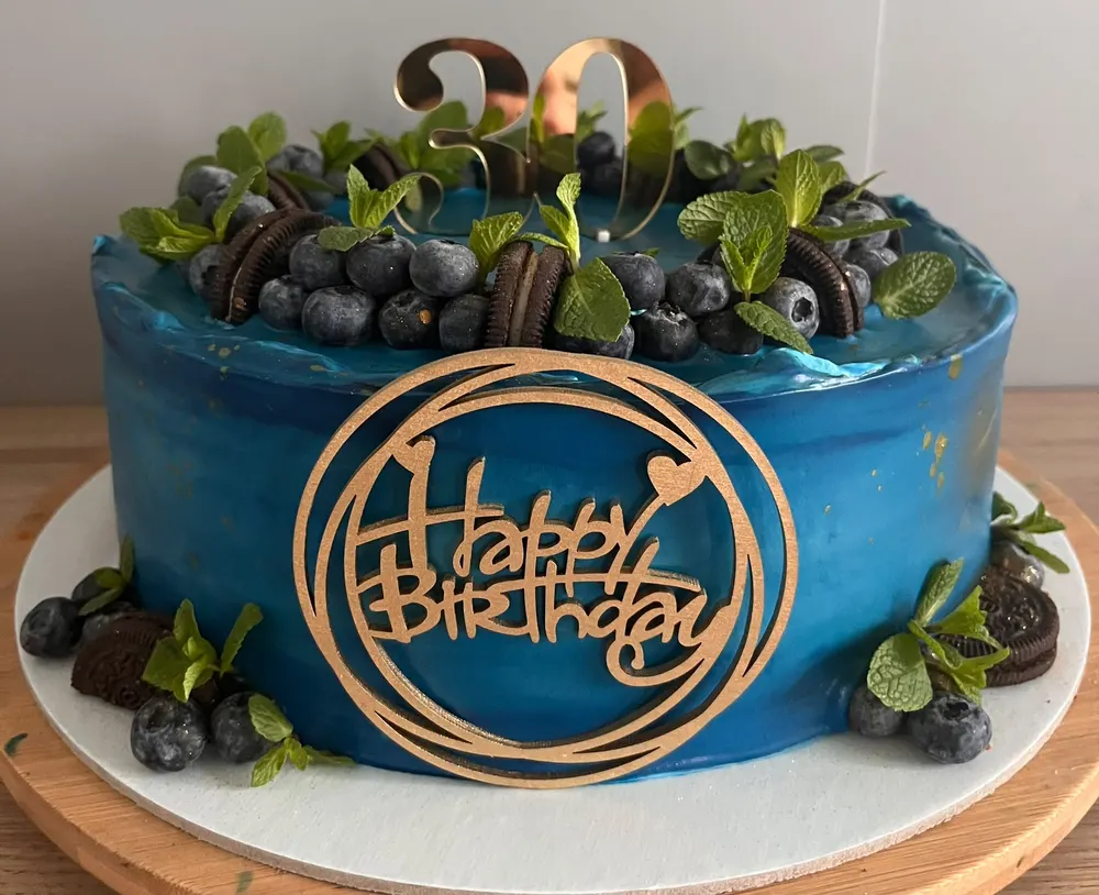 A cake made to order by JuliCake