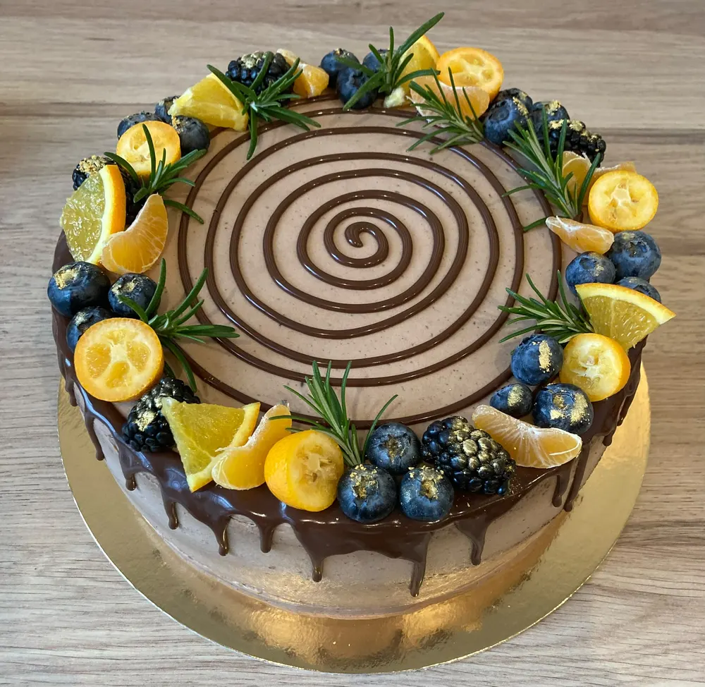 A cake made to order by JuliCake