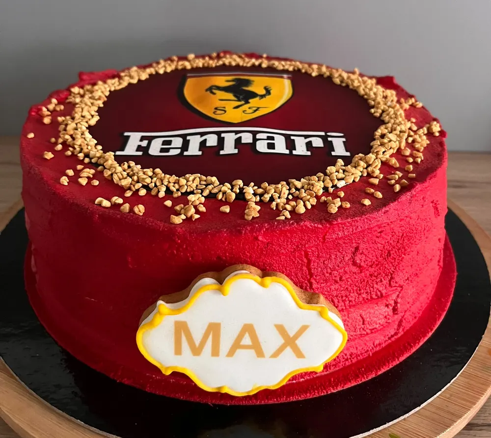 A cake made to order by JuliCake
