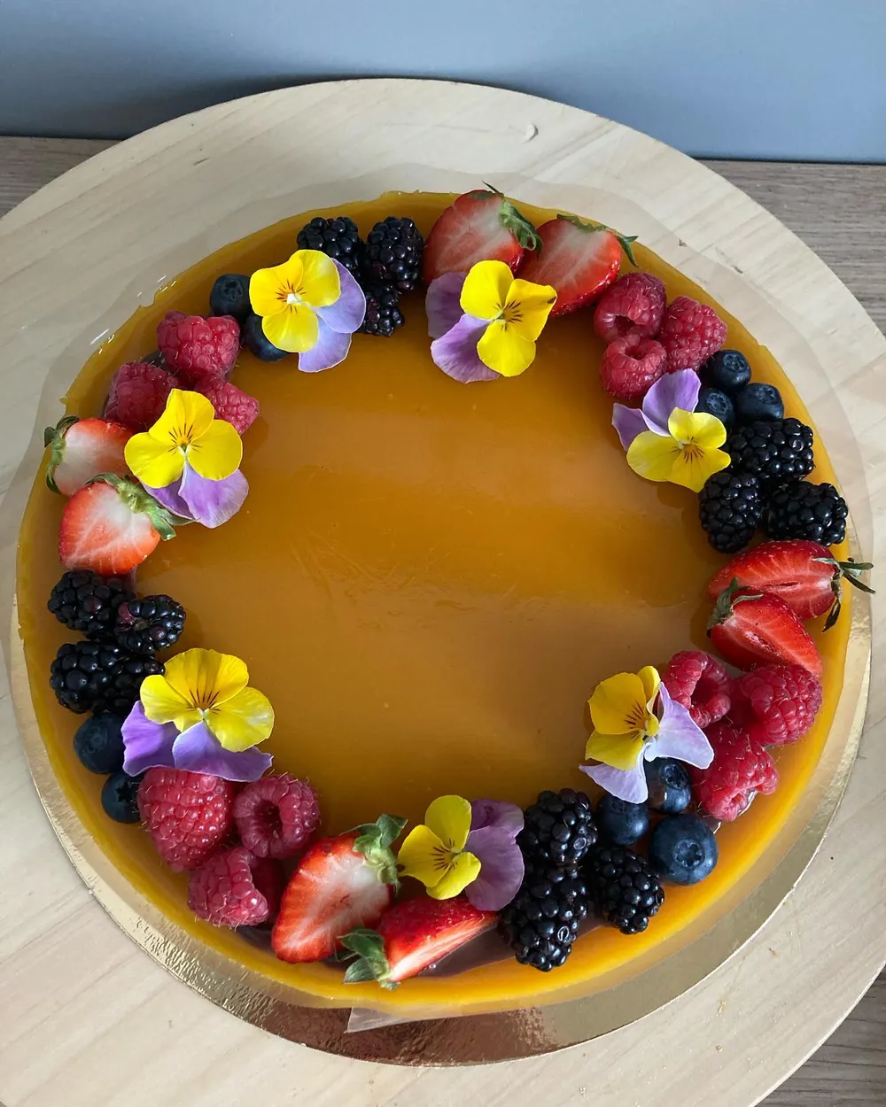 A cake made to order by JuliCake