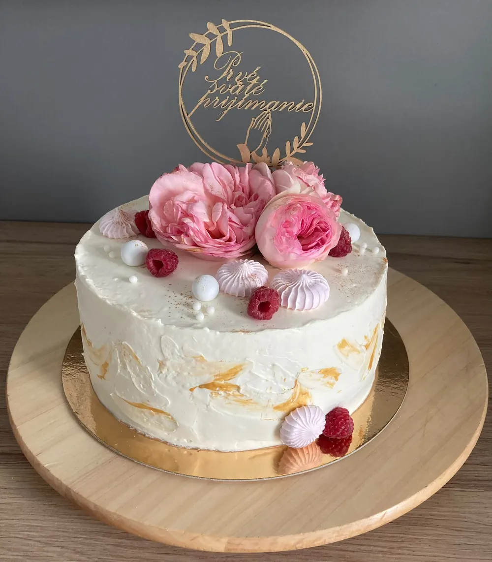 A cake made to order by JuliCake