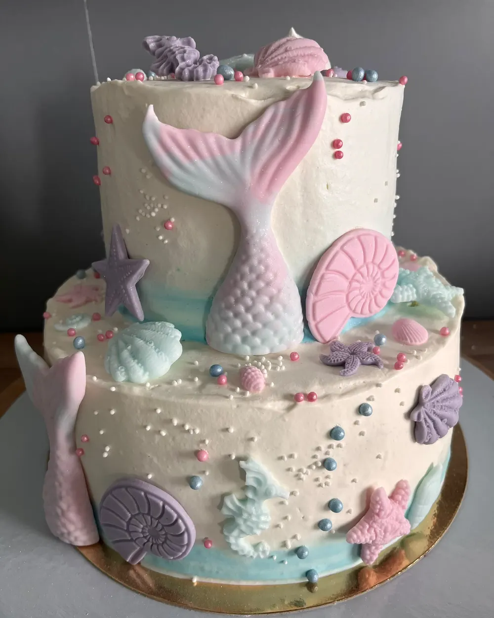 A cake made to order by JuliCake
