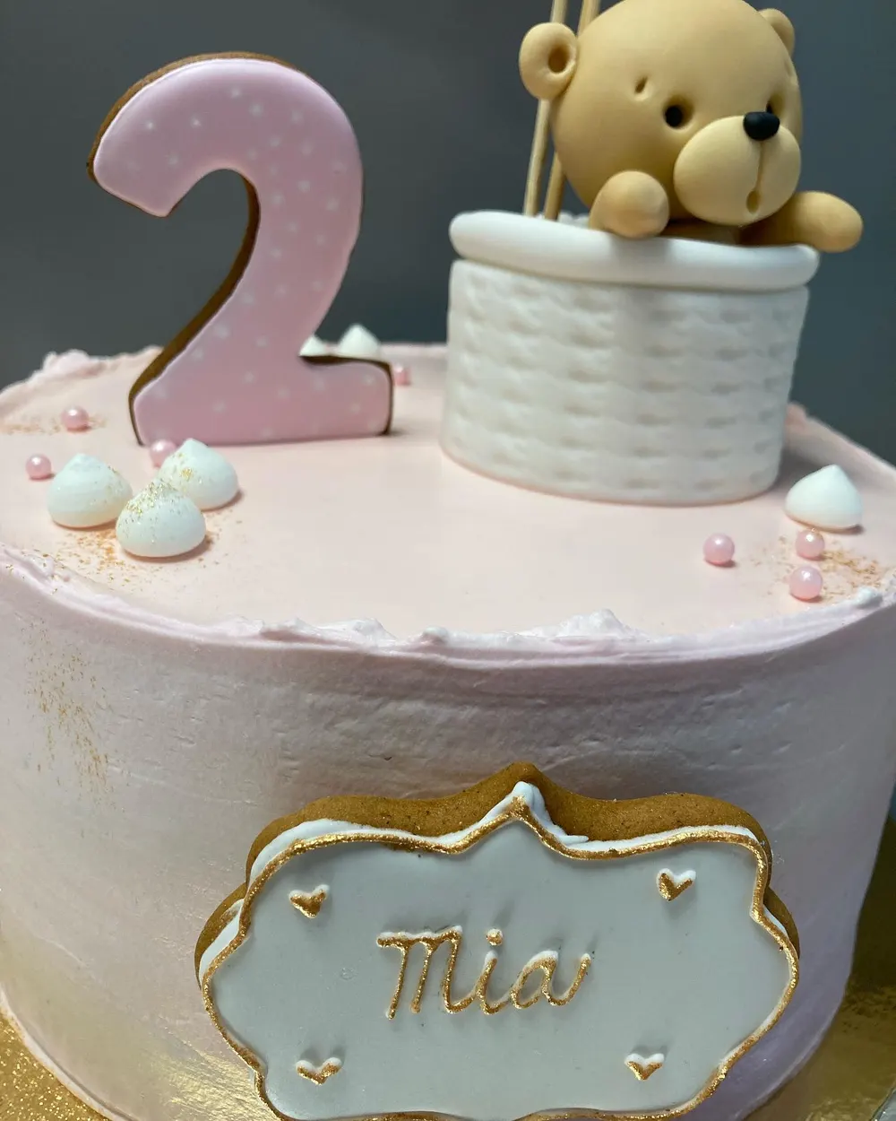 A cake made to order by JuliCake