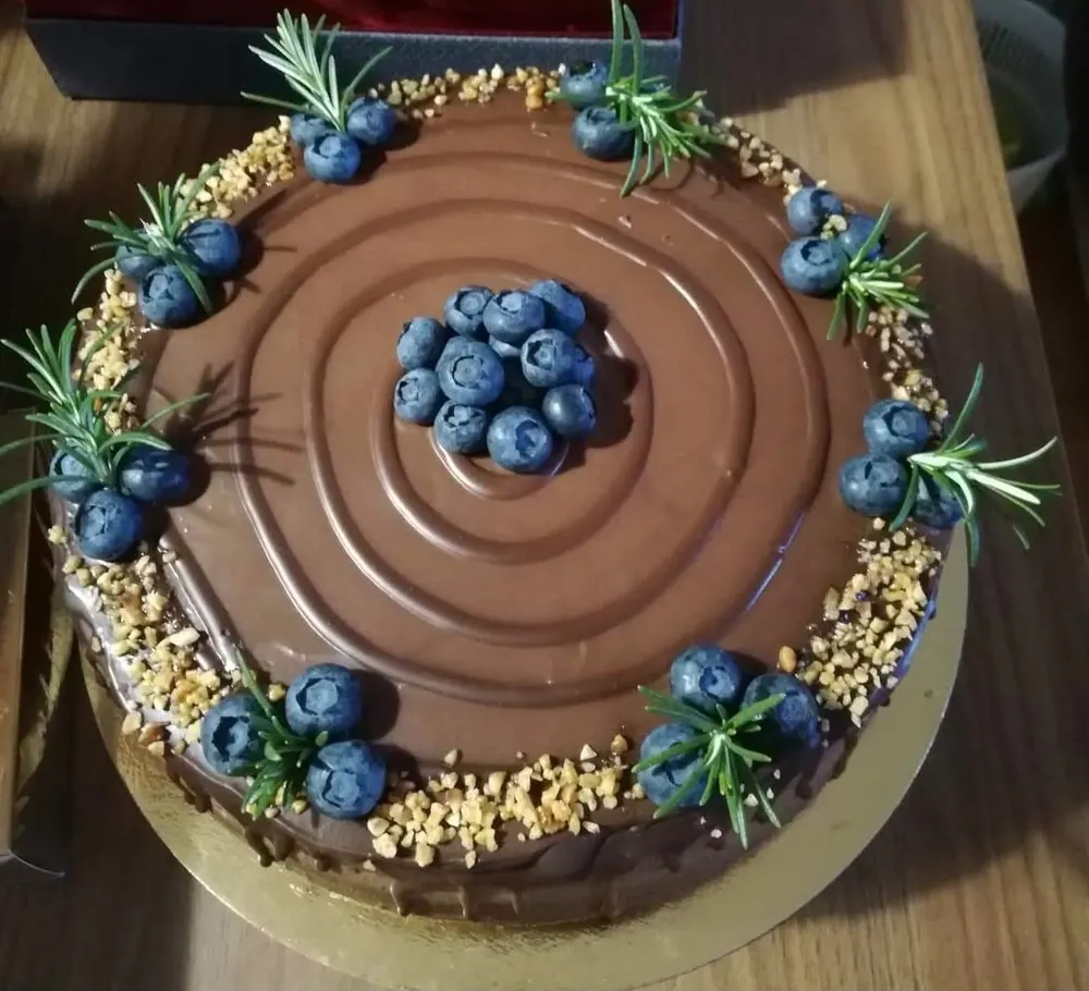 A cake made to order by JuliCake