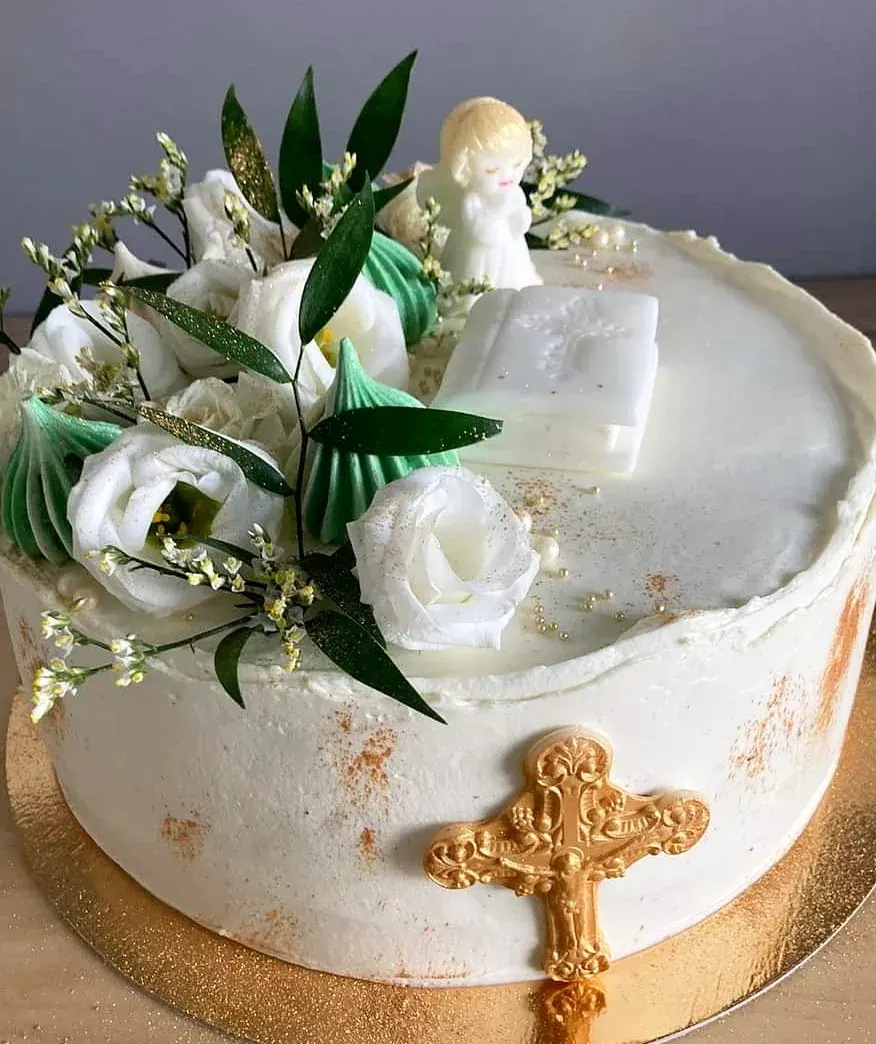 A cake made to order by JuliCake