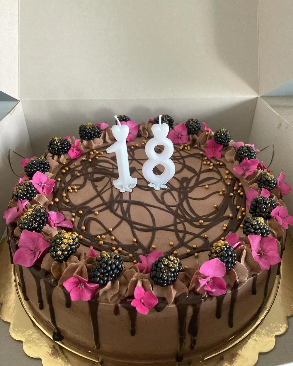 A cake made to order by JuliCake
