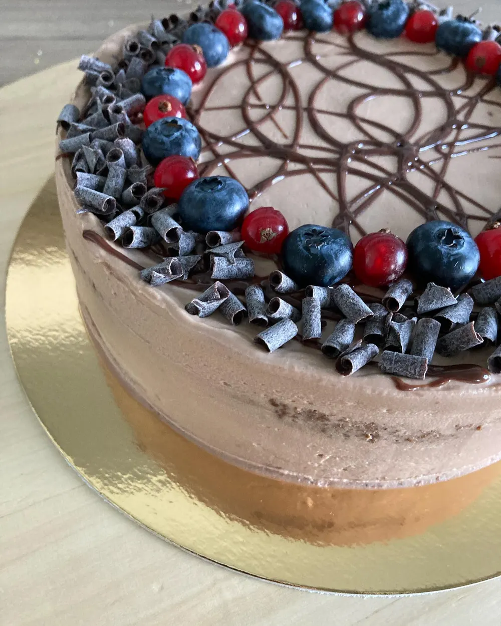 A cake made to order by JuliCake