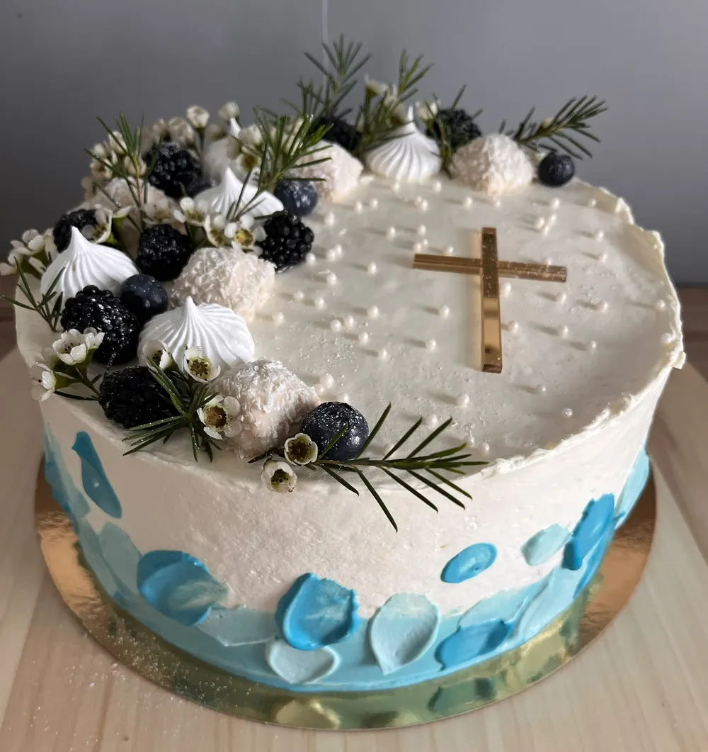 A cake made to order by JuliCake