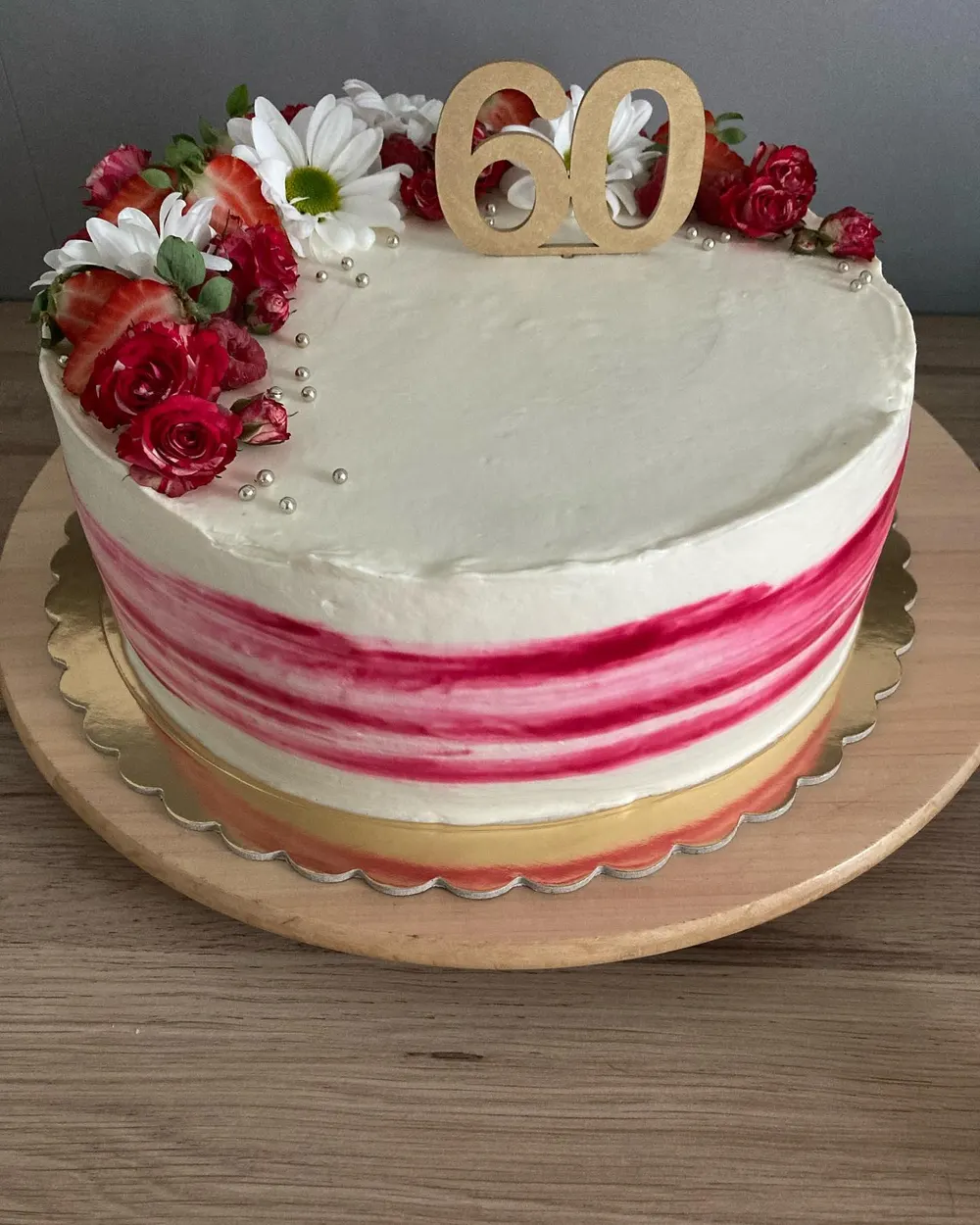 A cake made to order by JuliCake