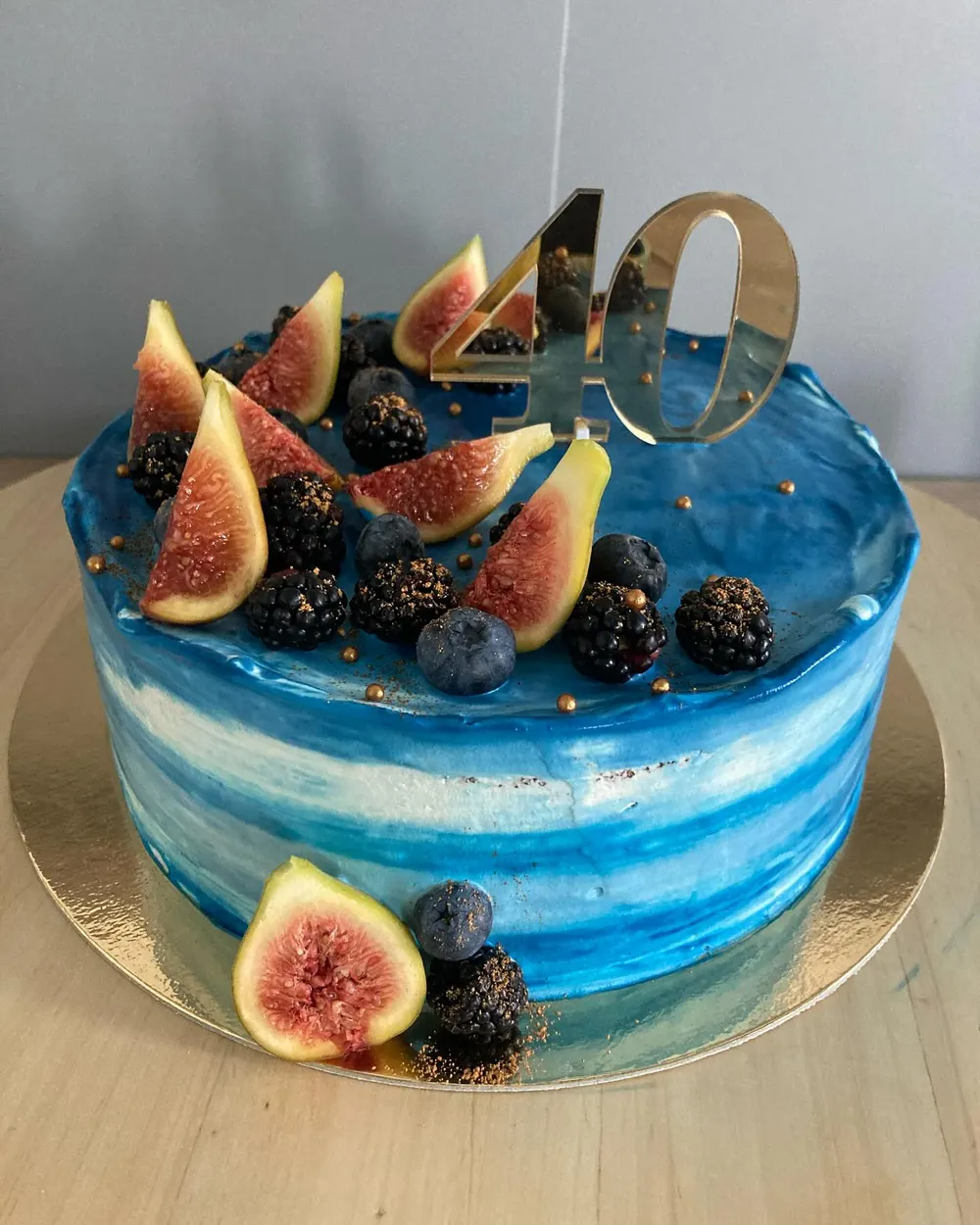 A cake made to order by JuliCake