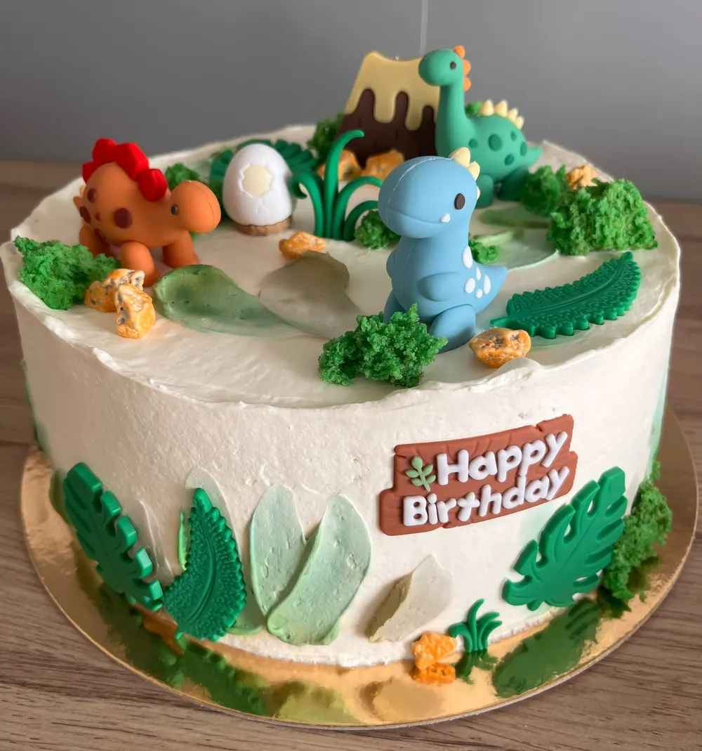 A cake made to order by JuliCake