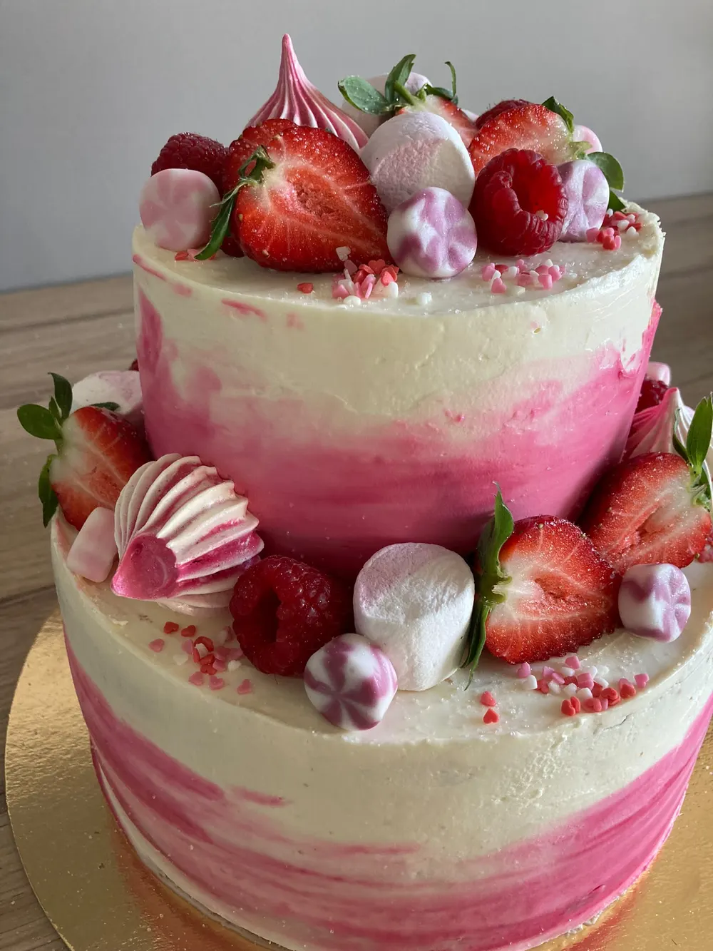 A cake made to order by JuliCake