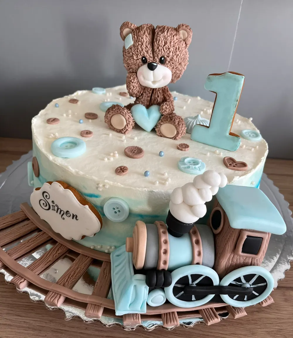 A cake made to order by JuliCake