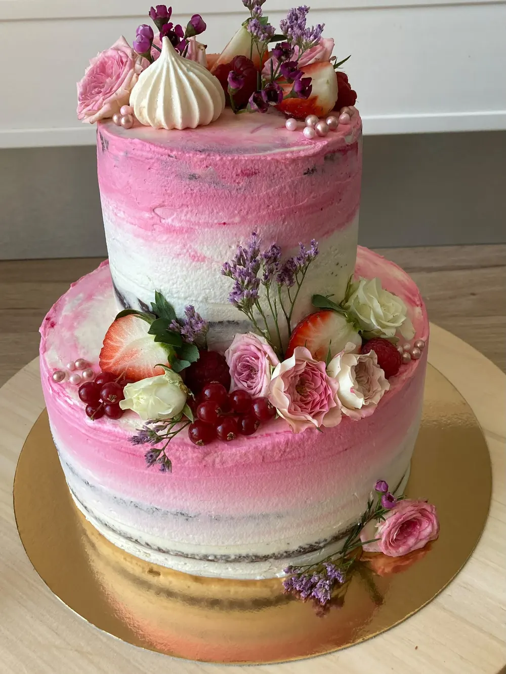 A cake made to order by JuliCake