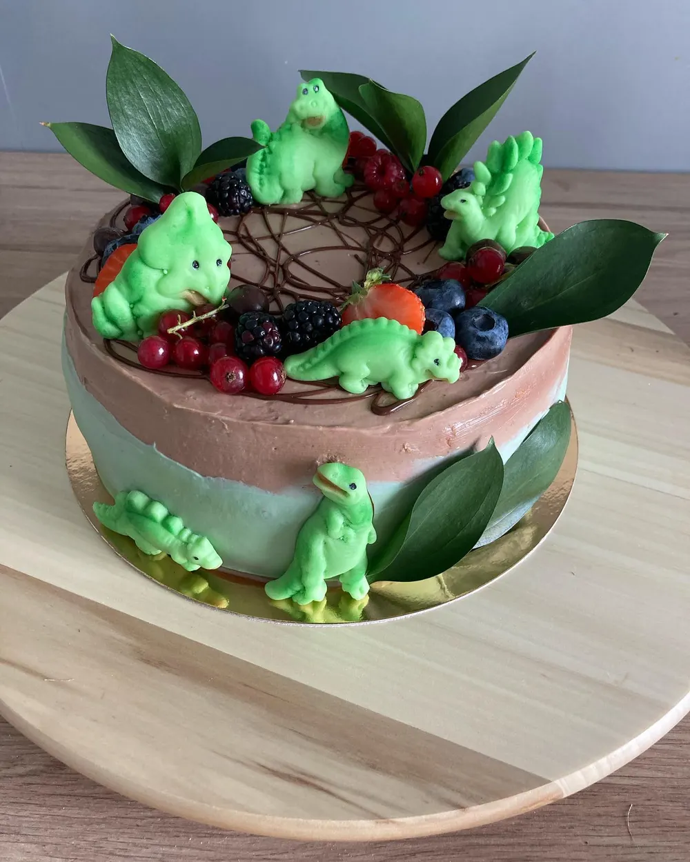 A cake made to order by JuliCake