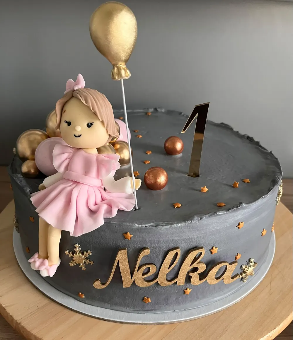 A cake made to order by JuliCake