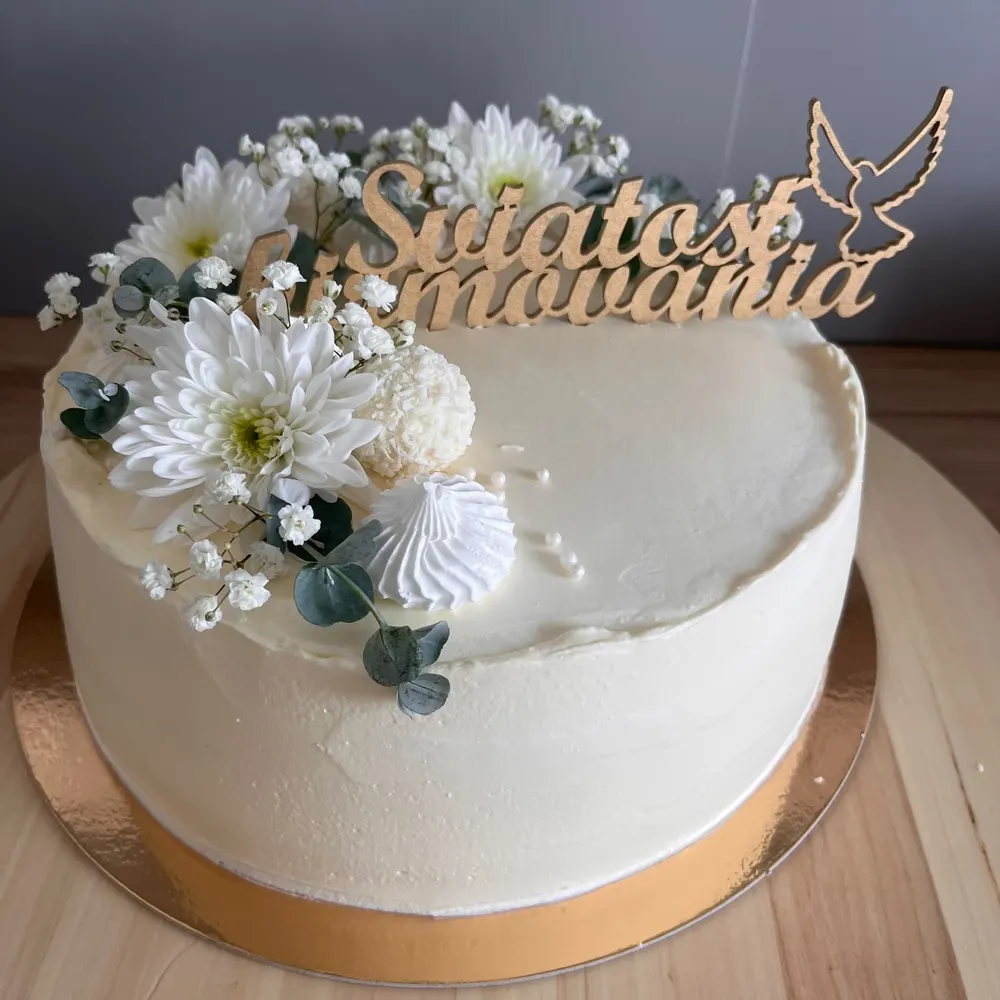 A cake made to order by JuliCake