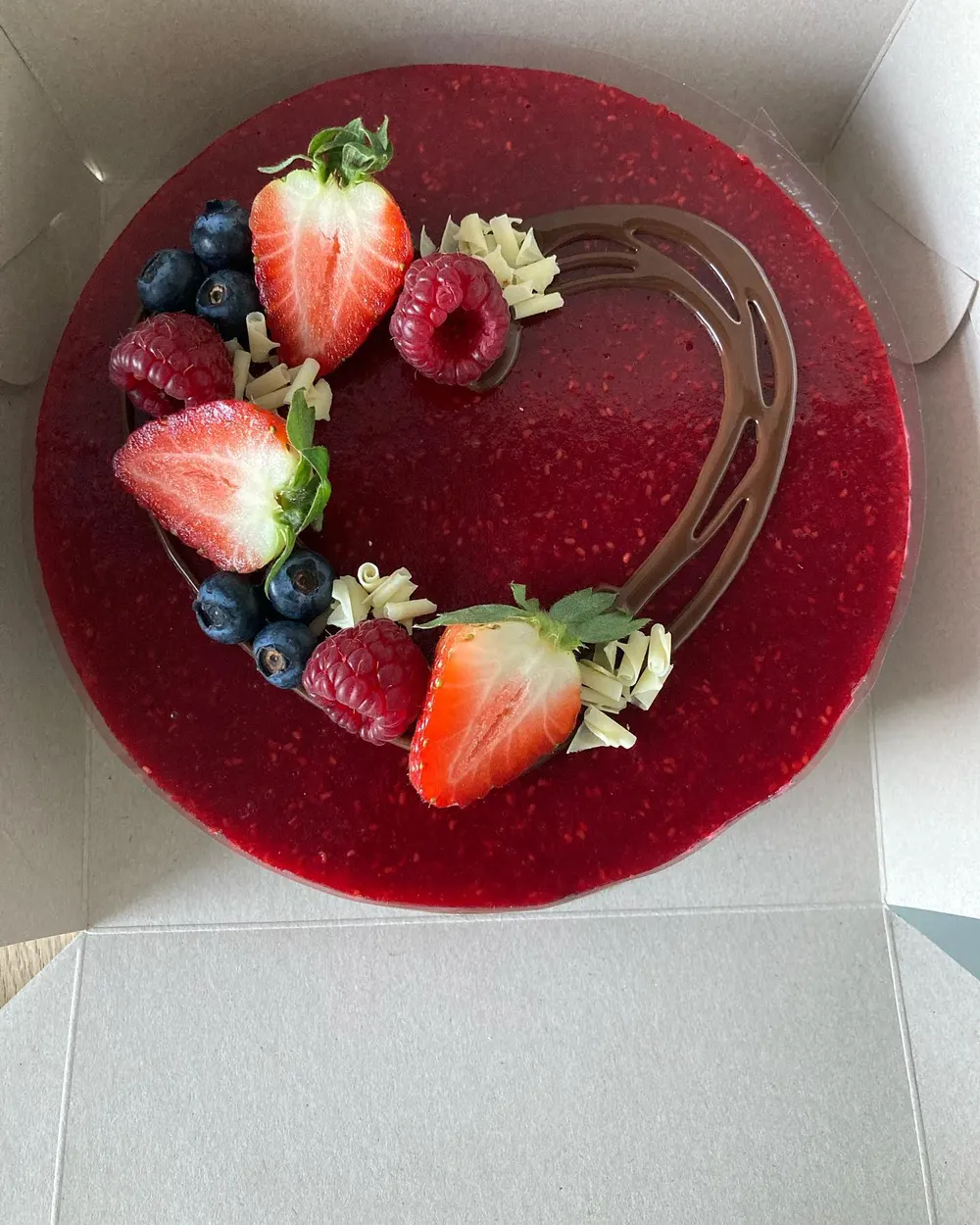 A cake made to order by JuliCake