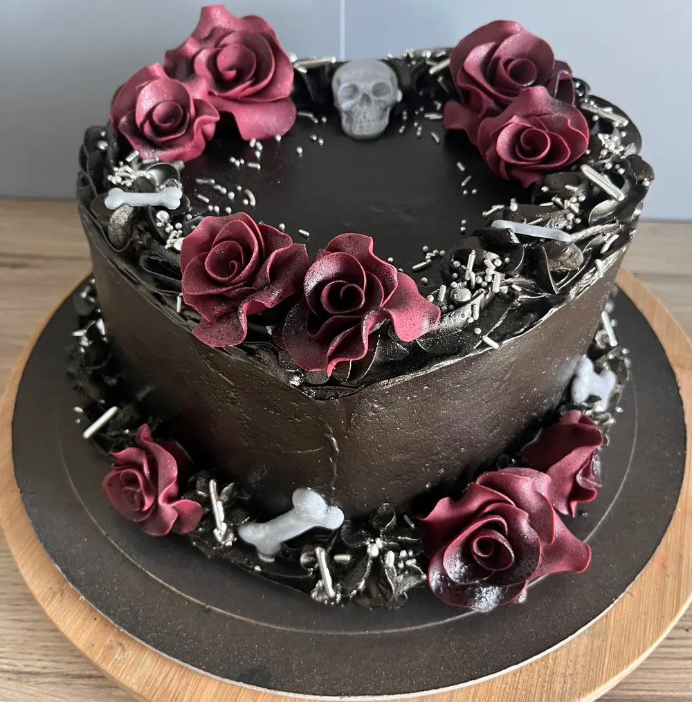 A cake made to order by JuliCake