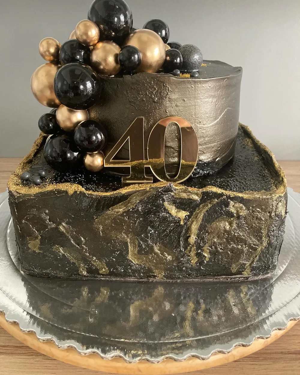 A cake made to order by JuliCake