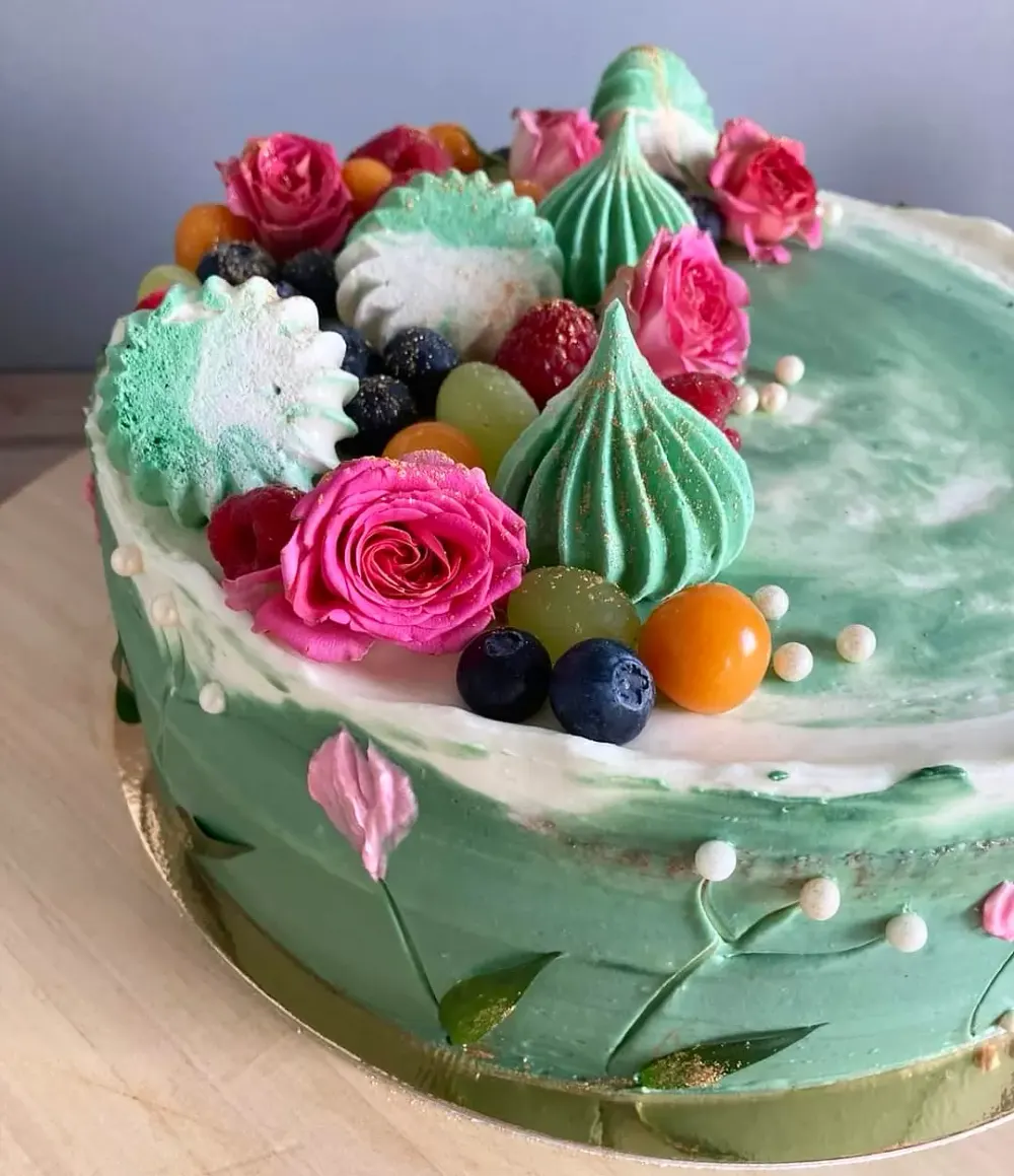 A cake made to order by JuliCake