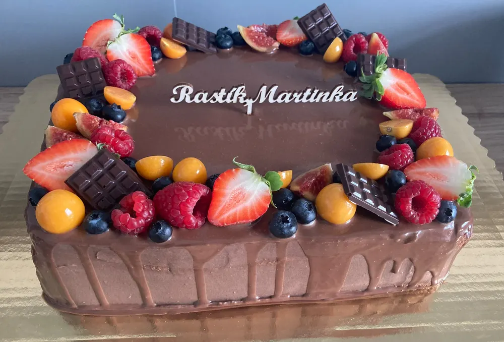 A cake made to order by JuliCake