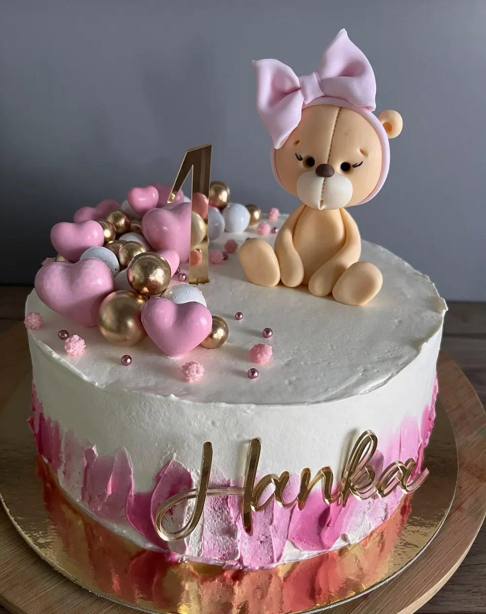 A cake made to order by JuliCake