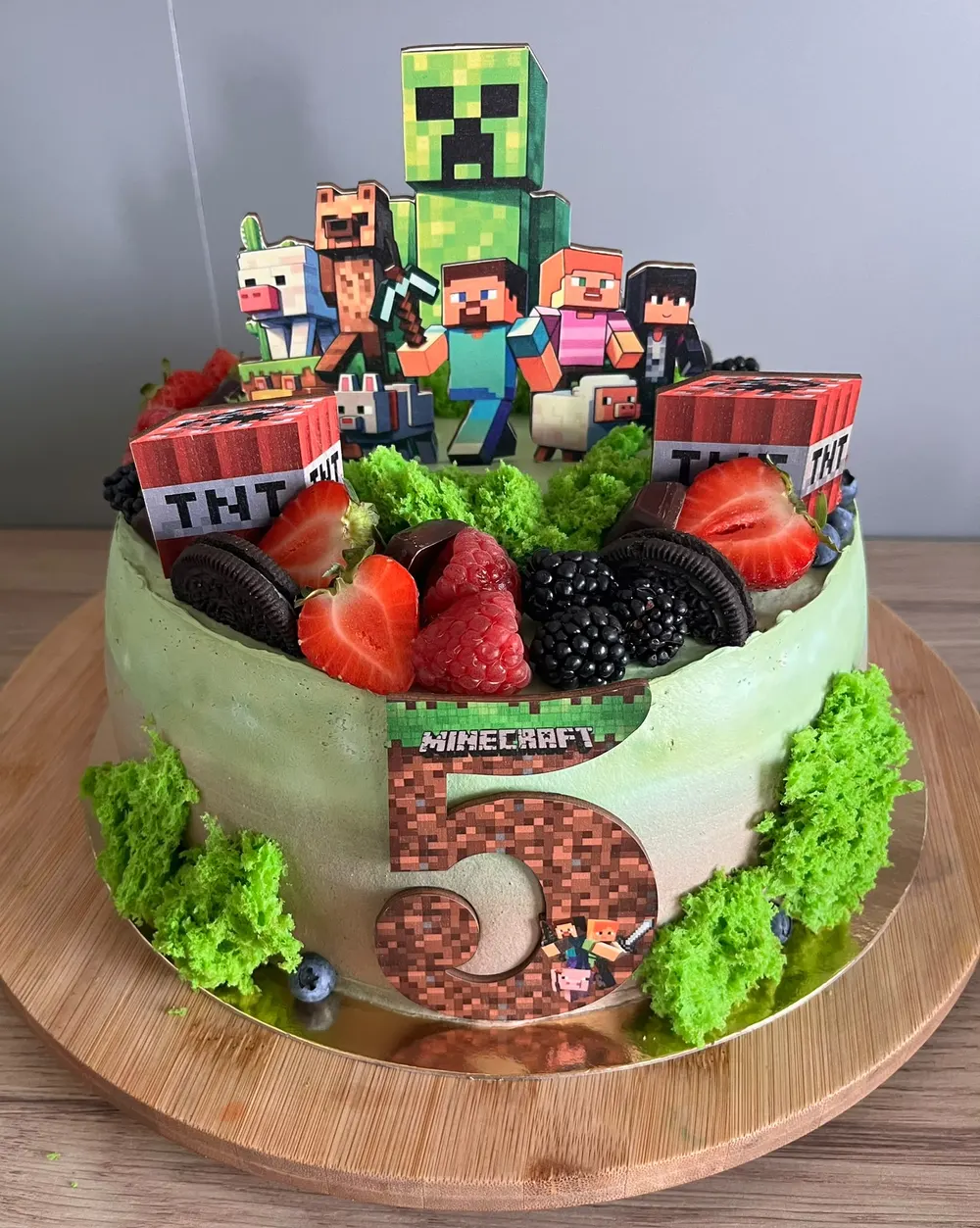 A cake made to order by JuliCake