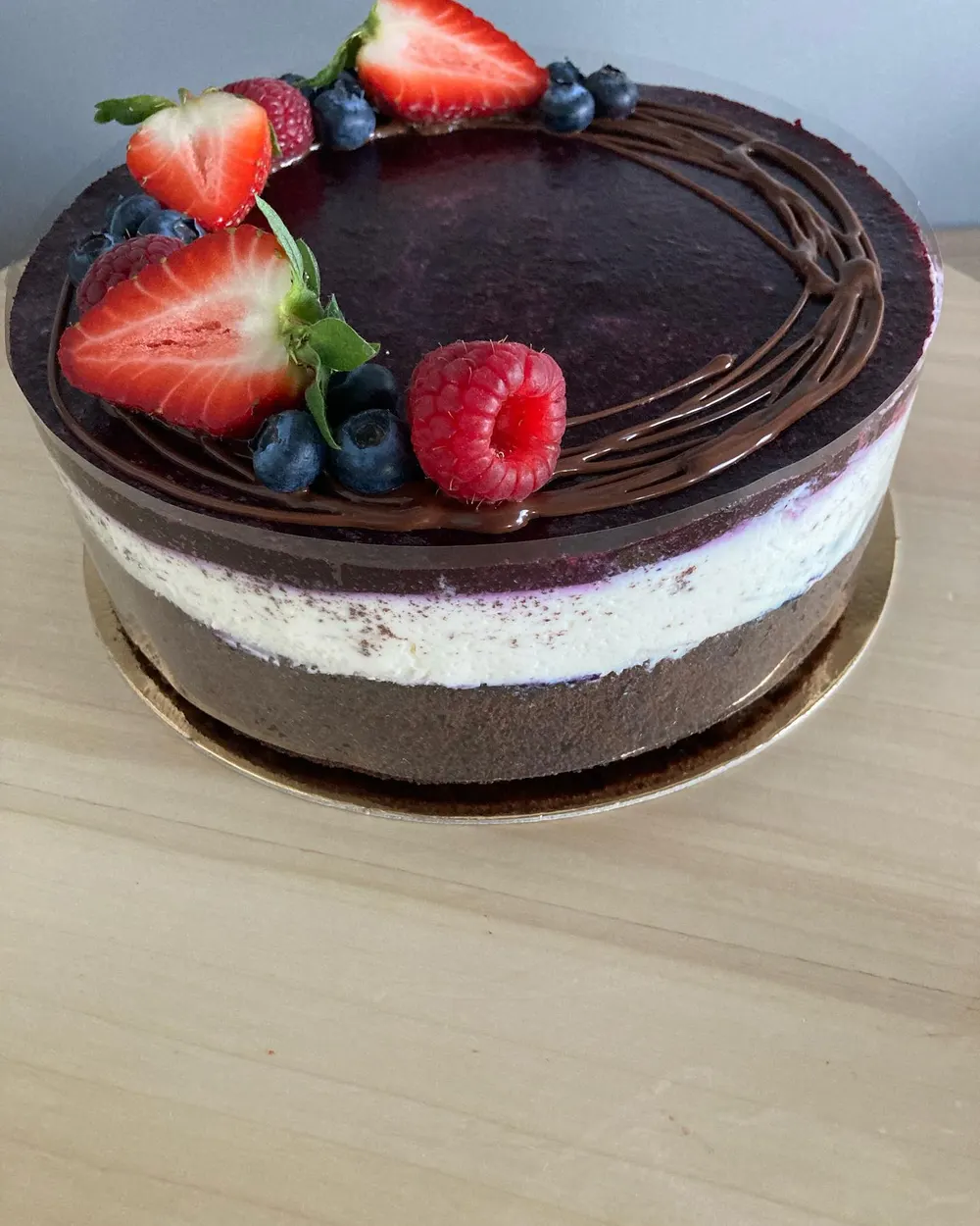 A cake made to order by JuliCake