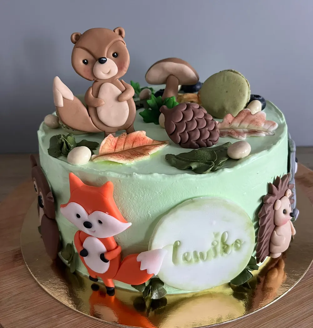 A cake made to order by JuliCake