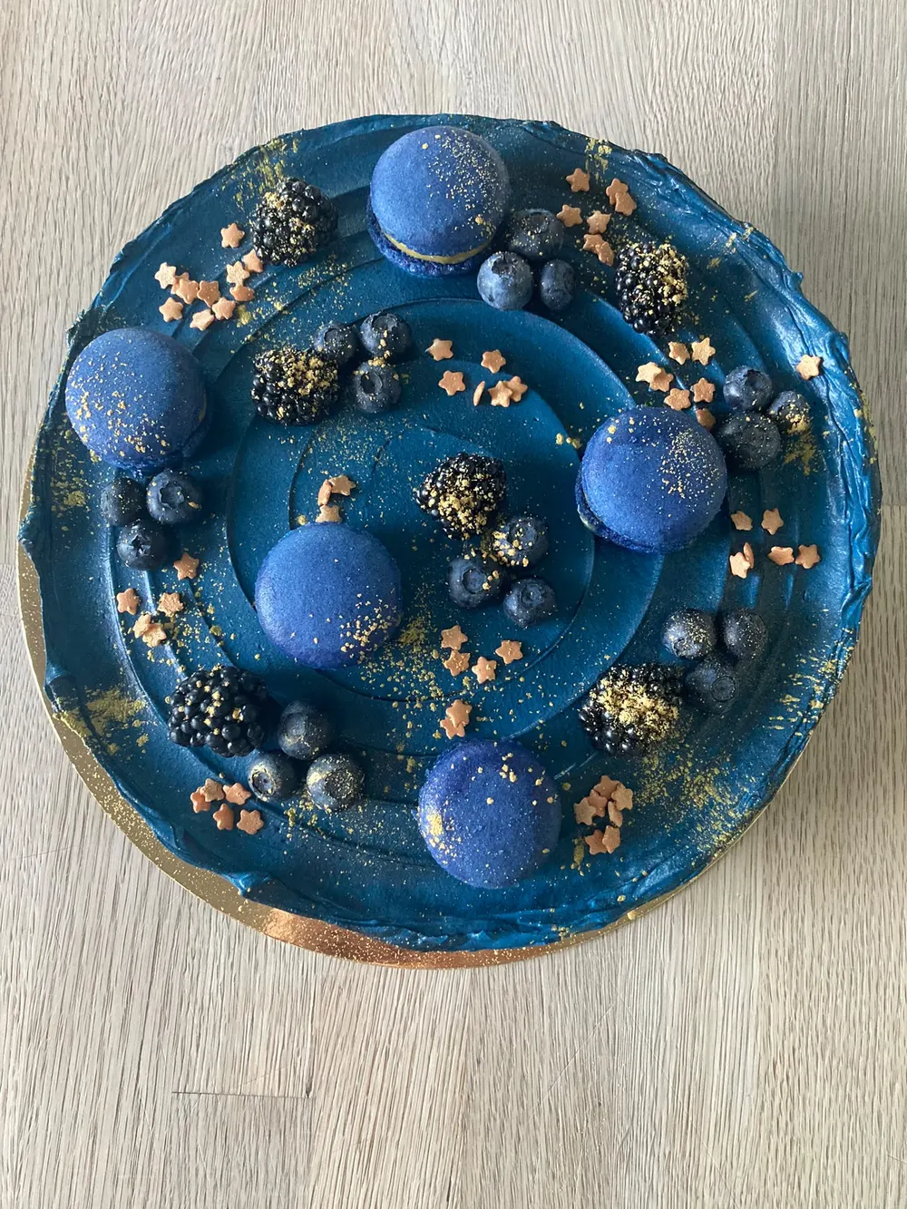 A cake made to order by JuliCake