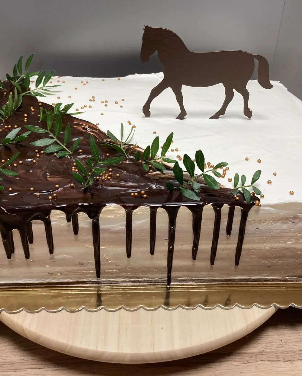 A cake made to order by JuliCake
