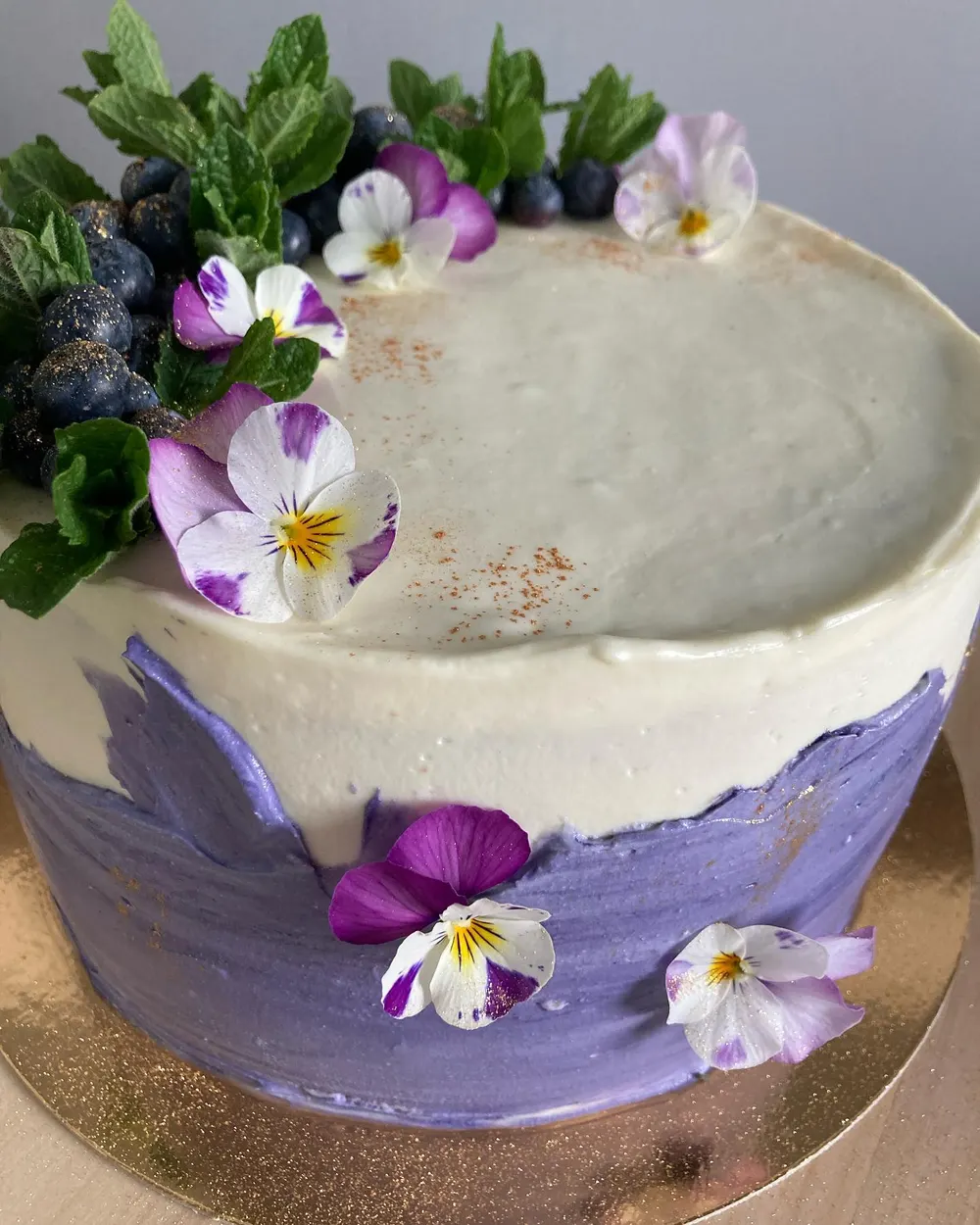 A cake made to order by JuliCake