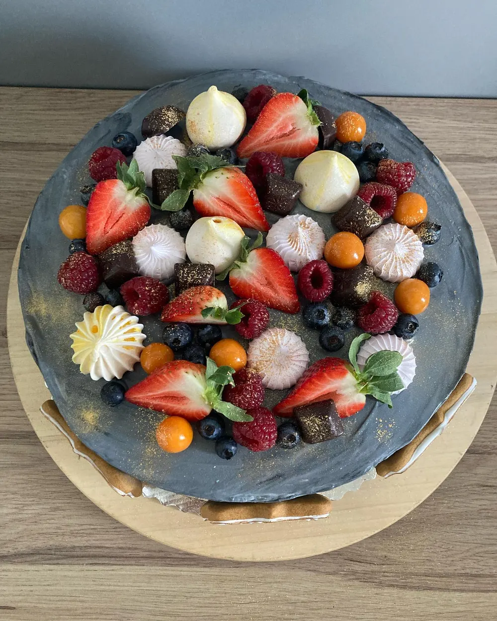 A cake made to order by JuliCake