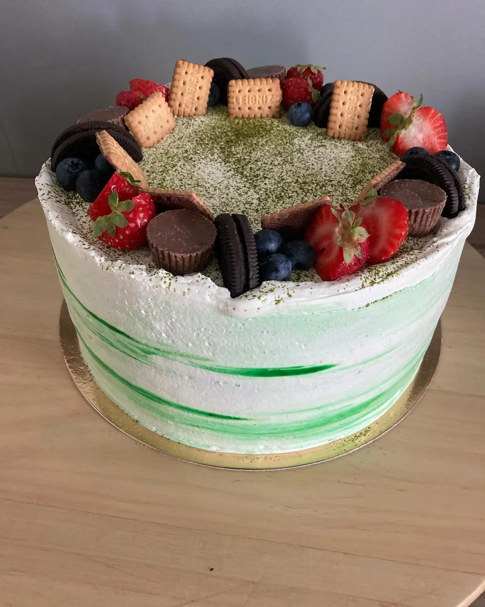 A cake made to order by JuliCake