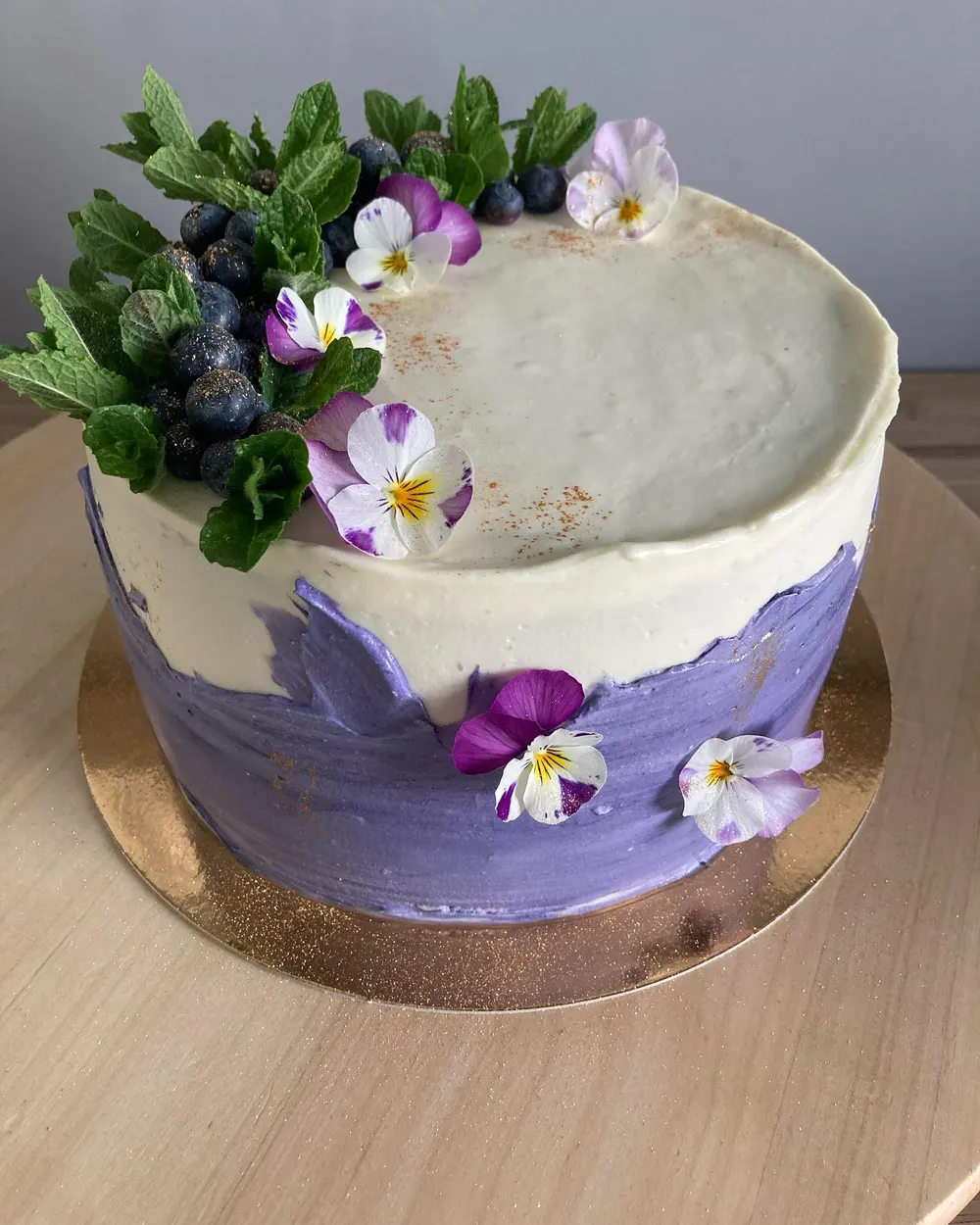 A cake made to order by JuliCake