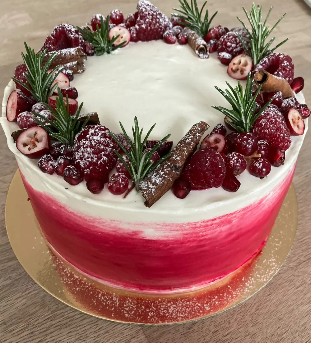 A cake made to order by JuliCake