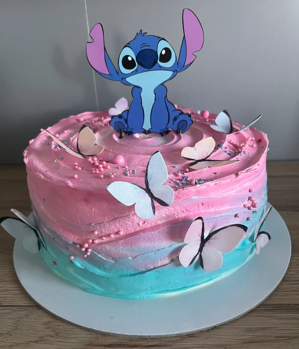 A cake made to order by JuliCake