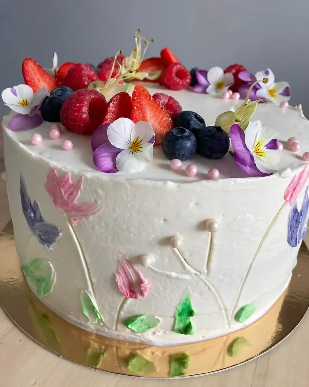 A cake made to order by JuliCake