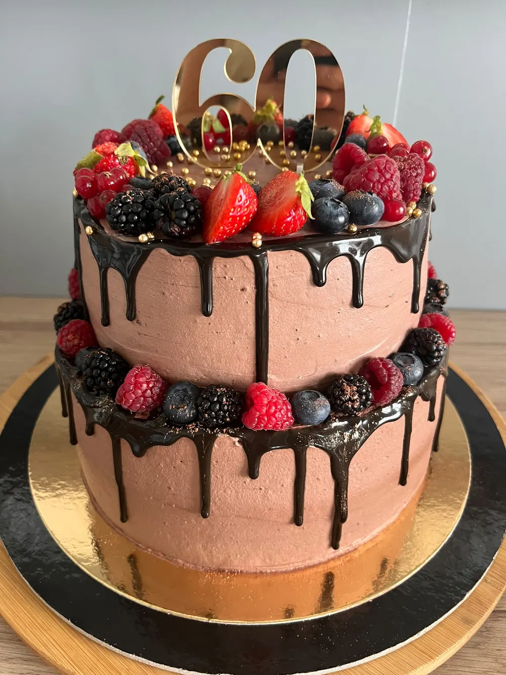 A cake made to order by JuliCake